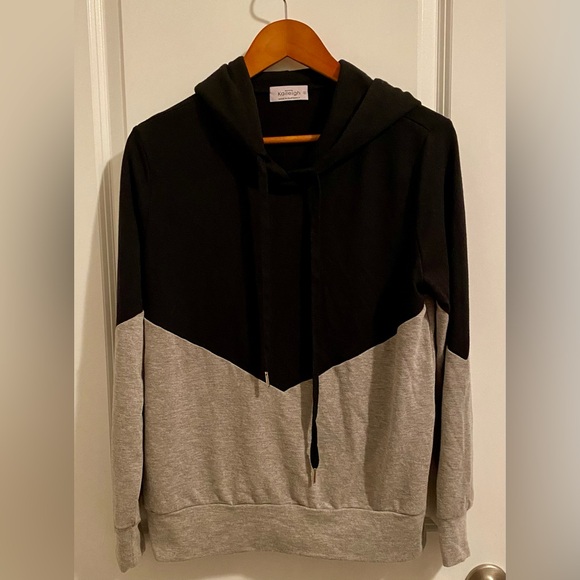 EUC Kaileigh Joanna Chevron ColorBlock Knit Hoodie Top - Picture 5 of 8